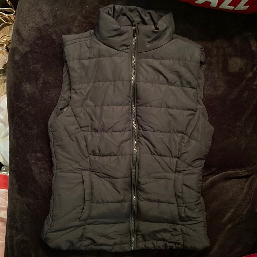 Aéropostale brand black puffer jacket